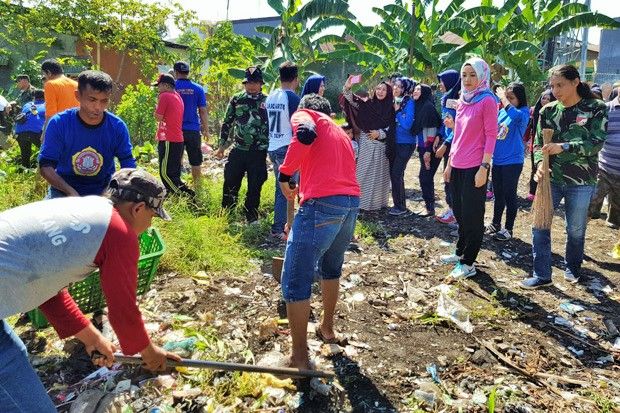 Contoh Gambar Gotong Royong  Di Sekolah Paimin Gambar 